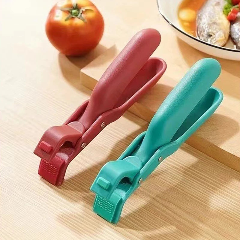 (1 + 1 Free) SafeGrip: The Handy Hot Dish Holder